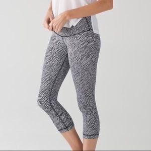 Lululemon Wunder Under crop leggings